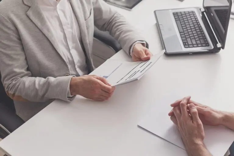 İnsan Kaynakları 2 Job interview in the office. hr manager reading resume of job seeker